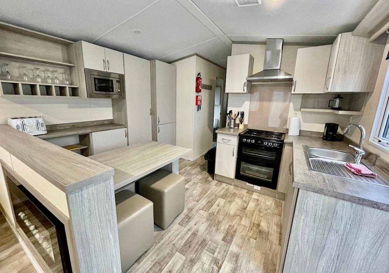 Luxury 3 Bedroom Caravan Between Perranporth And Newquay, Cornwall 新码头 外观 照片